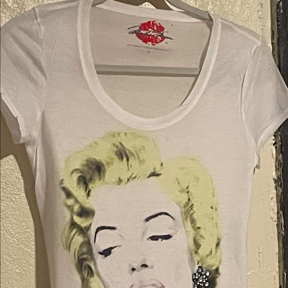 NWOT White Graphic Tee Print